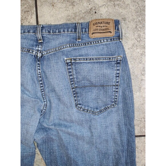 Mens Levi Strauss SIGNATURE Regular Fit Jeans Size 40 X 32 Relaxed Blue Denim - Picture 11 of 12